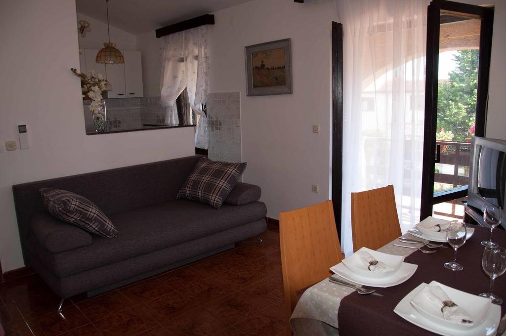 Apartment Sara Pomer Exteriér fotografie